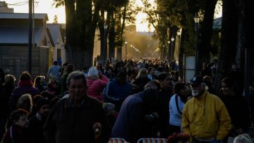 Multitud de fieles en la ex Rural.