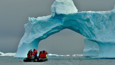 Los científicos están tratando de identificar todos los factores que llevaron a la disminución del hielo marino de este año.