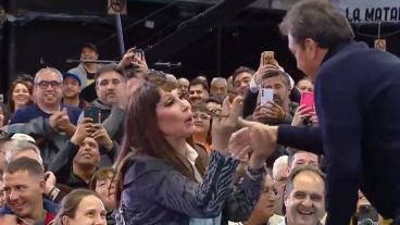 Moria saluda a Sergio este lunes en un acto.