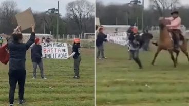 "A una de nuestras compañeras la aplastaron entre dos caballos".