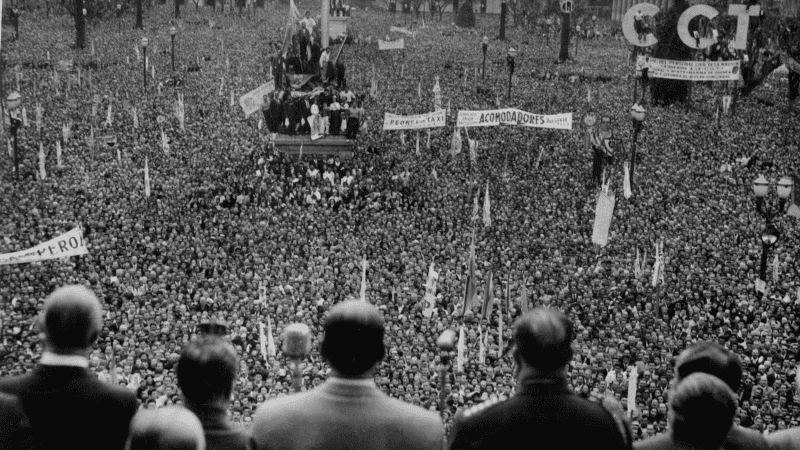 El 17 de octubre de 1945 miles se movilizaron a Plaza de Mayo.