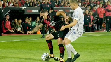 Demasiado barullo en Newell's para atacar.