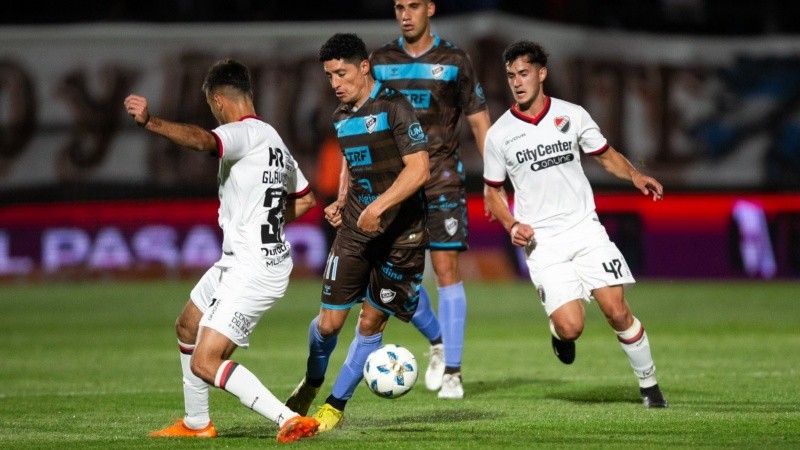 Primer tiempo parejo y con pocas emociones en Vicente López.