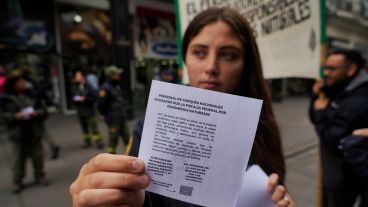 La protesta se realizó este martes a la mañana en la peatonal Córdoba y Entre Ríos.