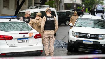 Las fuerzas de seguridad trabajando en la zona del hecho.