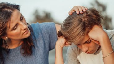 Los niños y niñas suelen recurrir a adultos de confianza para dialogar sobre lo que les preocupa.