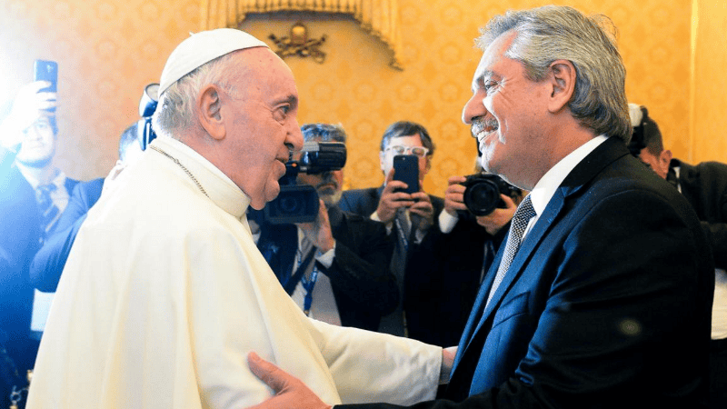 Francisco y Alberto Fernández, en un encuentro de 2021.