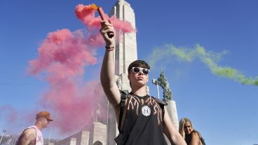 El ya tradicional "banderazo de 4°" es un ritual que se hace todos los años por estas fechas.