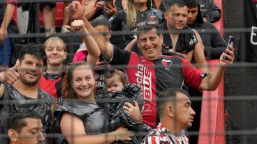 La lluvia le agrega dramatismo a la espera de la final por la permanencia entre Colón y Gimnasia