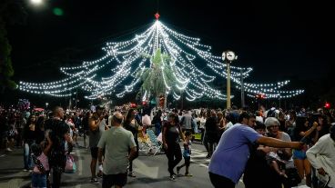 Una nueva celebración se realizó en la rotonda de acceso al Parque Independencia.