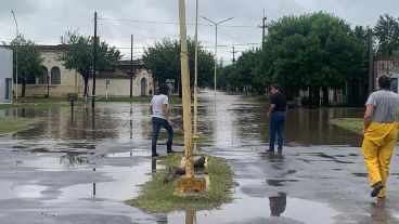 Con el correr del las horas la situación mejoró: "No hay agua en la ruta ni en la ciudad", dijo Sánchez.