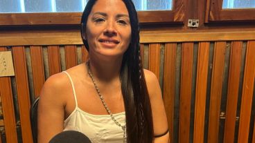 Leda Bergonzi visitó el estudio de Radio 2.