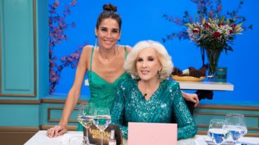 Juana Viale y Mirtha Legrand invitan a disfrutar de dos "mesazas"