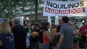 Hicieron sentir su malestar con el ruidazo frente a la peatonal Córdoba.