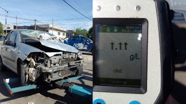 Así quedó el auto (izquierda) del conductor cuyo test de alcoholemia generó sorpresa.