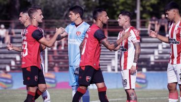 La Lepra recibió un golpazo en el inicio del juego, pero empardó en el cierre.