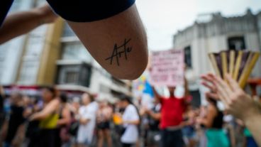 Cacerolazo cultural en Rosario.