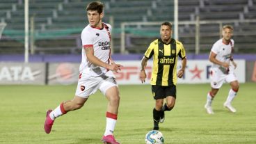 Franco Díaz debutó como titular y redondeó un buen partido como volante central rojinegro.