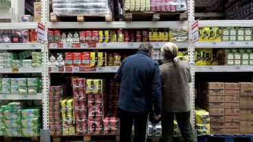 En todo el 2023, los precios mayoristas se dispararon 276,4%, quedando 65 puntos porcentuales por encima de la inflación general.