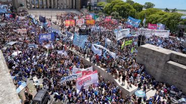 El paro y la movilización se sintieron fuerte en Rosario este miércoles