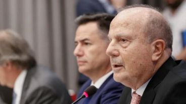 El ministro Ferraro es el primer expulsado del gabinete.