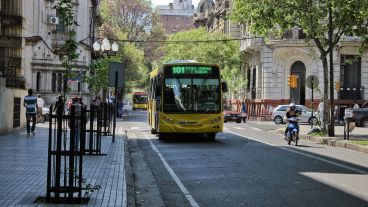 La UTA advirtió que de no avanzar la discusión salarial se lanzaría un paro de transporte.