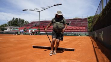 Argentina entrenó por primera vez en el polvo de ladrillo del Jockey Club.