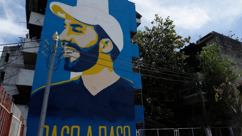 Mural de Bukele en San Salvador al comienzo de la campaña.