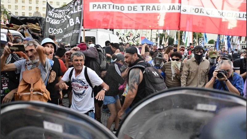 El viernes pasado hubo incidentes entre manifestantes y la Policía en las afueras del Congreso.