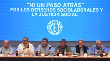 La CGT pidió a la Justicia que frene el DNU de Milei.