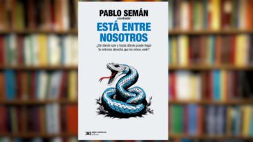 Portada del libro "Está entre nosotros".