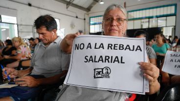 Todas las mociones que se votan en asamblea incluyen paro