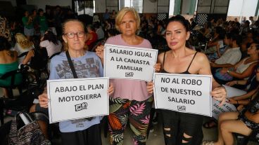 Todas las mociones que se votan en asamblea incluyen paro