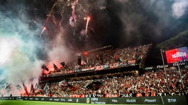 Ya el viernes, los hinchas agotaron todas las populares disponibles para el choque de las 19.45 en el Coloso. 