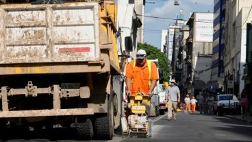 El 2 de enero pasado comenzaron las obras de reconstrucción de calle Santa Fe.