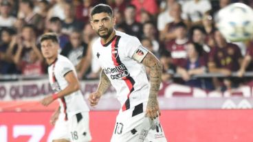 Banega faltó en el partido más importante del semestre y Newell's lo sintió.