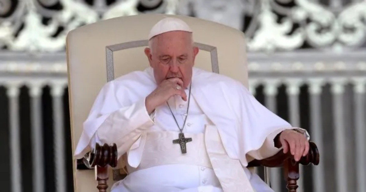 Pope Francis confirms he has bronchitis