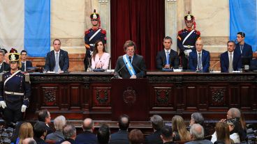 Milei por ahora suma rechazo en el Congreso y tambalea el llamado para mayo.