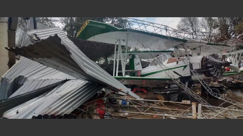 Graves destrozos en el aeroclub de 9 de Julio, en el centro de la provincia de Buenos Aires.