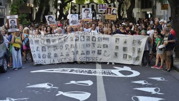 Diferentes generaciones salieron otro año a la calle a decir "nunca más"