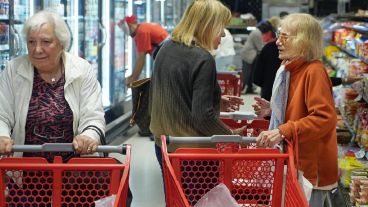 Los aumentos jubilatorios previstos para los próximos meses apenas compensan una fracción de lo perdido.