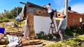 Desmantelan loteos ilegales en barrio Godoy e investigan posible estafa: una familia desalojada