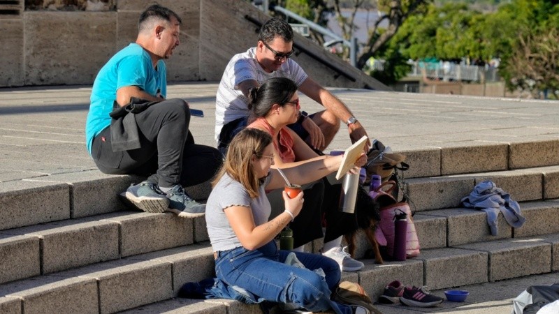 La Semana Santa tuvo más días pero menos turistas en Rosario.