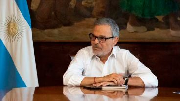 El ministro de Salud Mario Russo dice que trabaja pero sin dar entrevistas ni conferencias ni hacer actos.