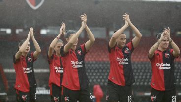 El equipo de Miguel Fullana recibió por la fecha 5 a Racing y a pesar de la lluvia y la derrota por 2 a 0, disfrutaron de su momento histórico.