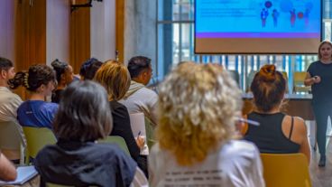 El taller "Interculturas, conectando la diversidad" se realizó en la Biblioteca Argentina.