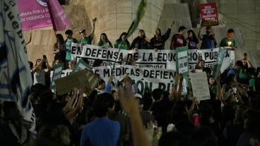 La marcha al llegar al Monumento.