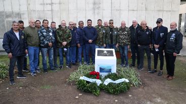 En el aniversario 40 del hundimiento del Belgrano se inauguró un monolito en El Salvado y después se creó un mausoleo.