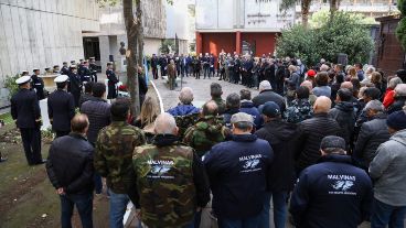 El funeral más largo por Malvinas movilizó a la familia Gallo, veteranos, amigos, la Marina y autoridades.