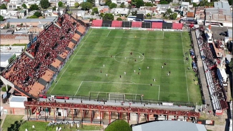 Newell's jugará contra Riestra en la cancha de Patronato de Paraná.